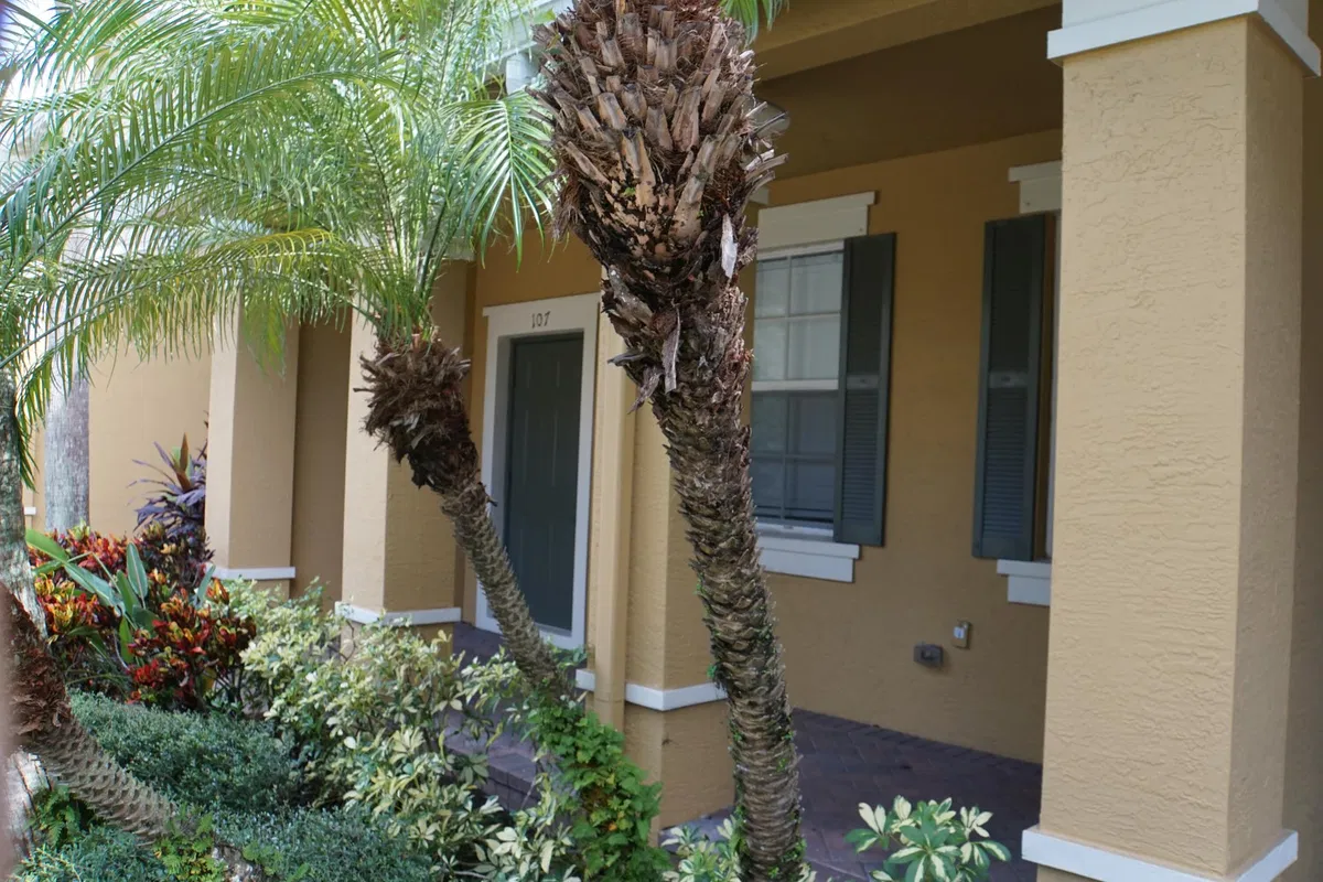 Botanica Unit 107 photo 4