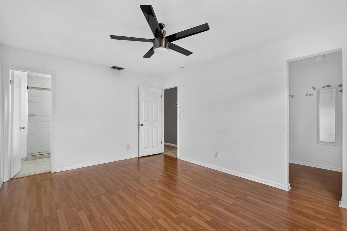 Residence photo 22