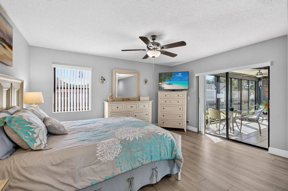 Unit 202 photo 49