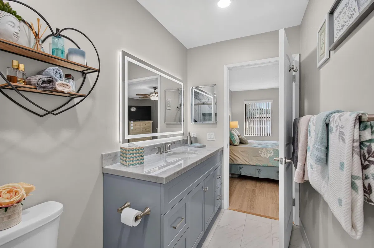 Unit 202 photo 55