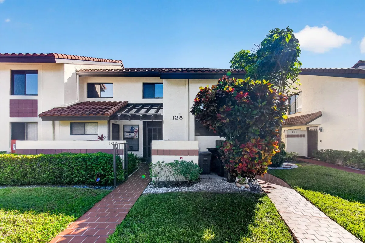 Unit 202 photo 73