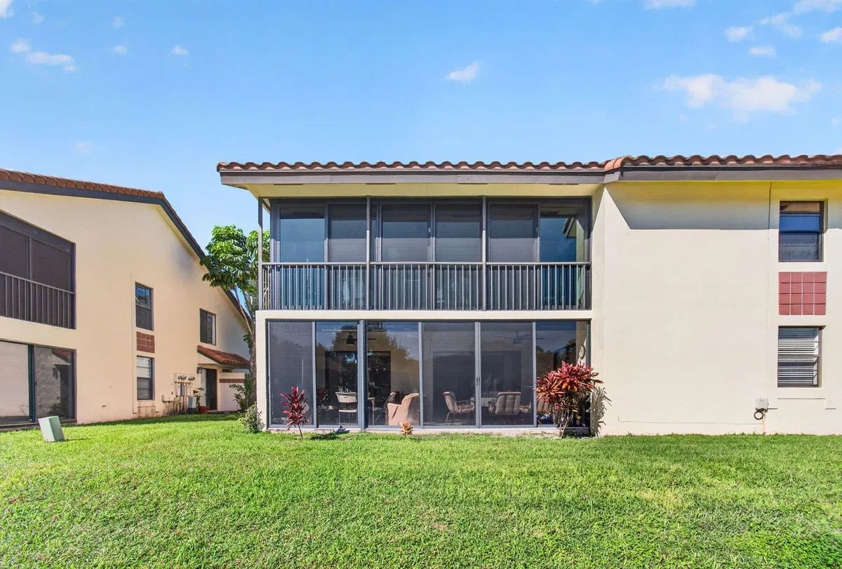 Unit 202 photo 79