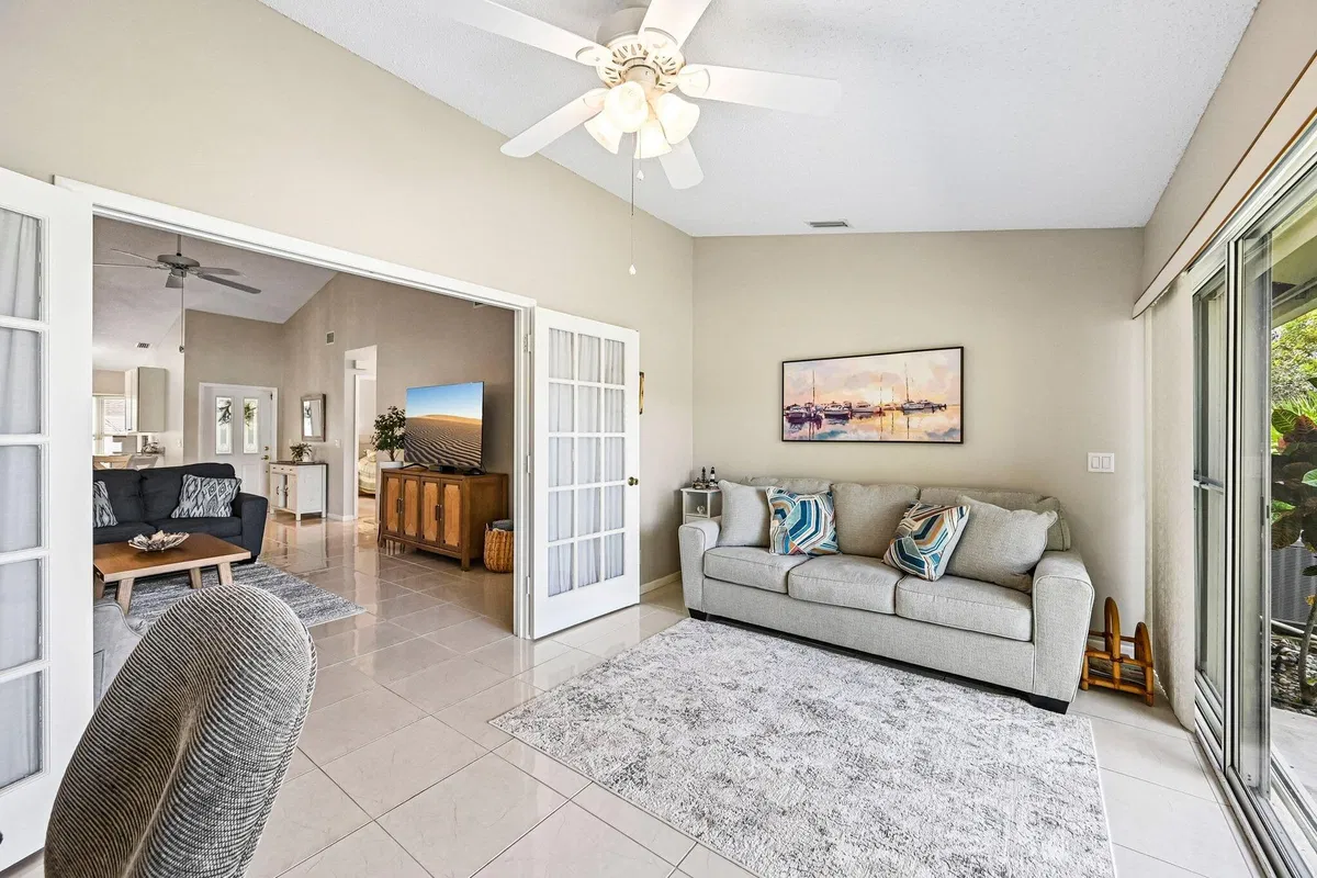 Residence photo 16