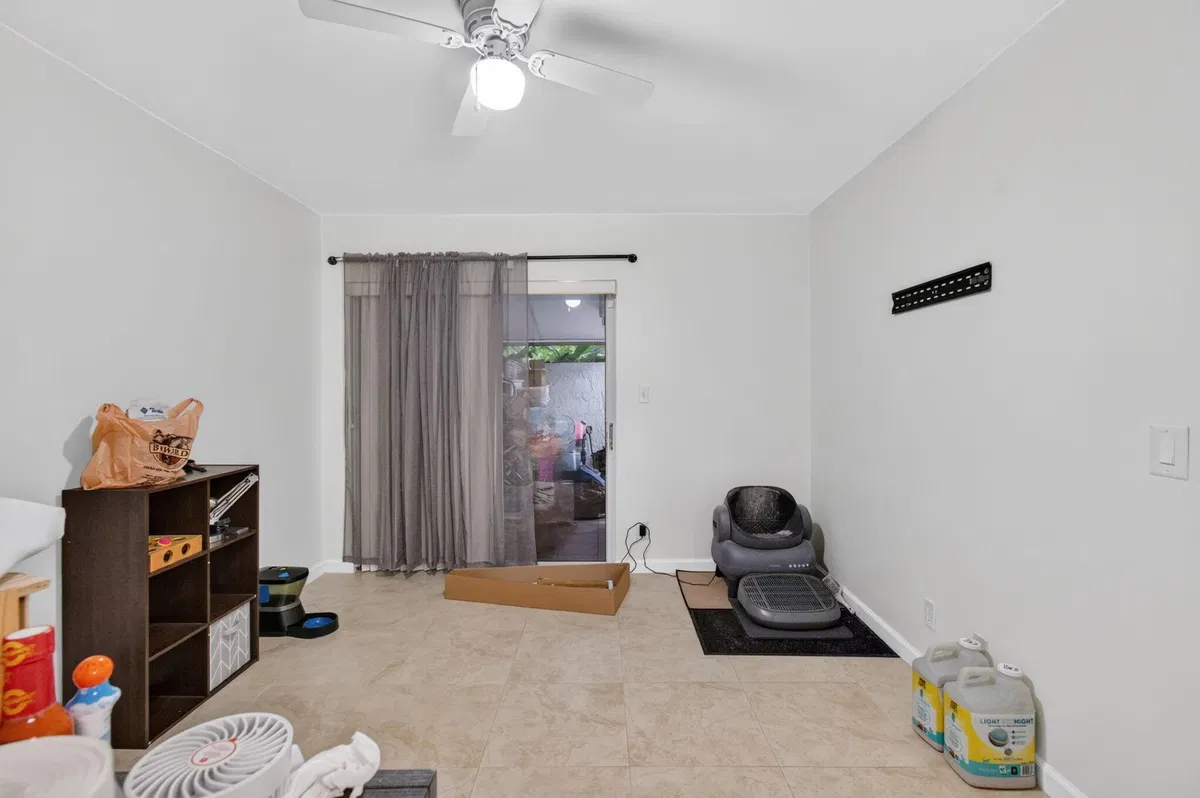 Residence photo 37