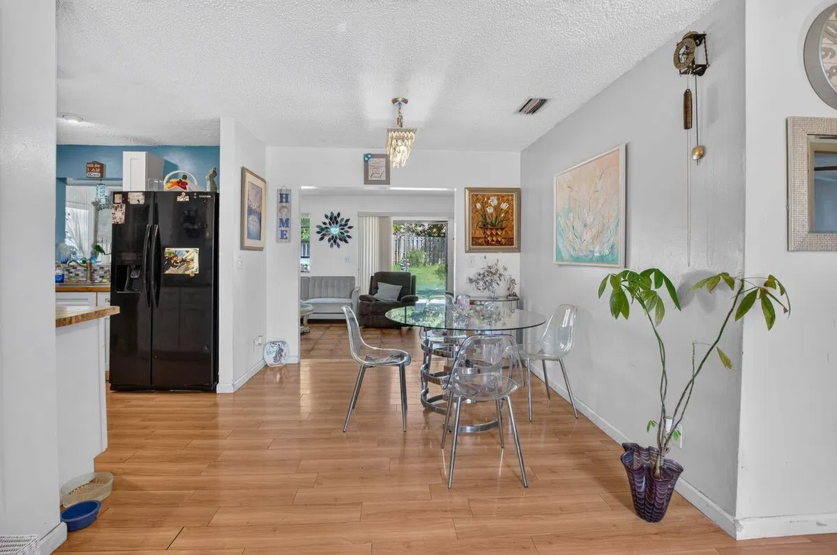  Residence photo 7