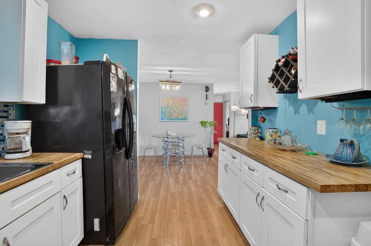  Residence photo 16