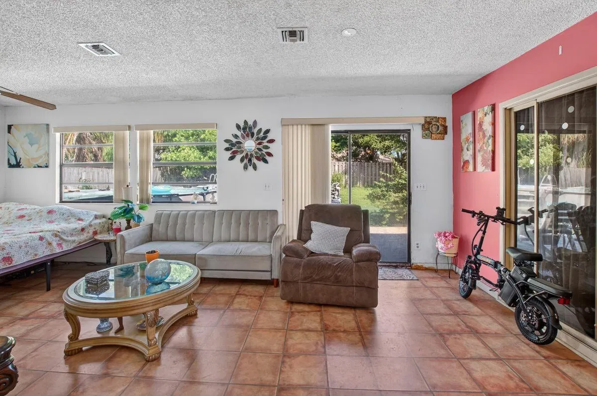  Residence photo 28