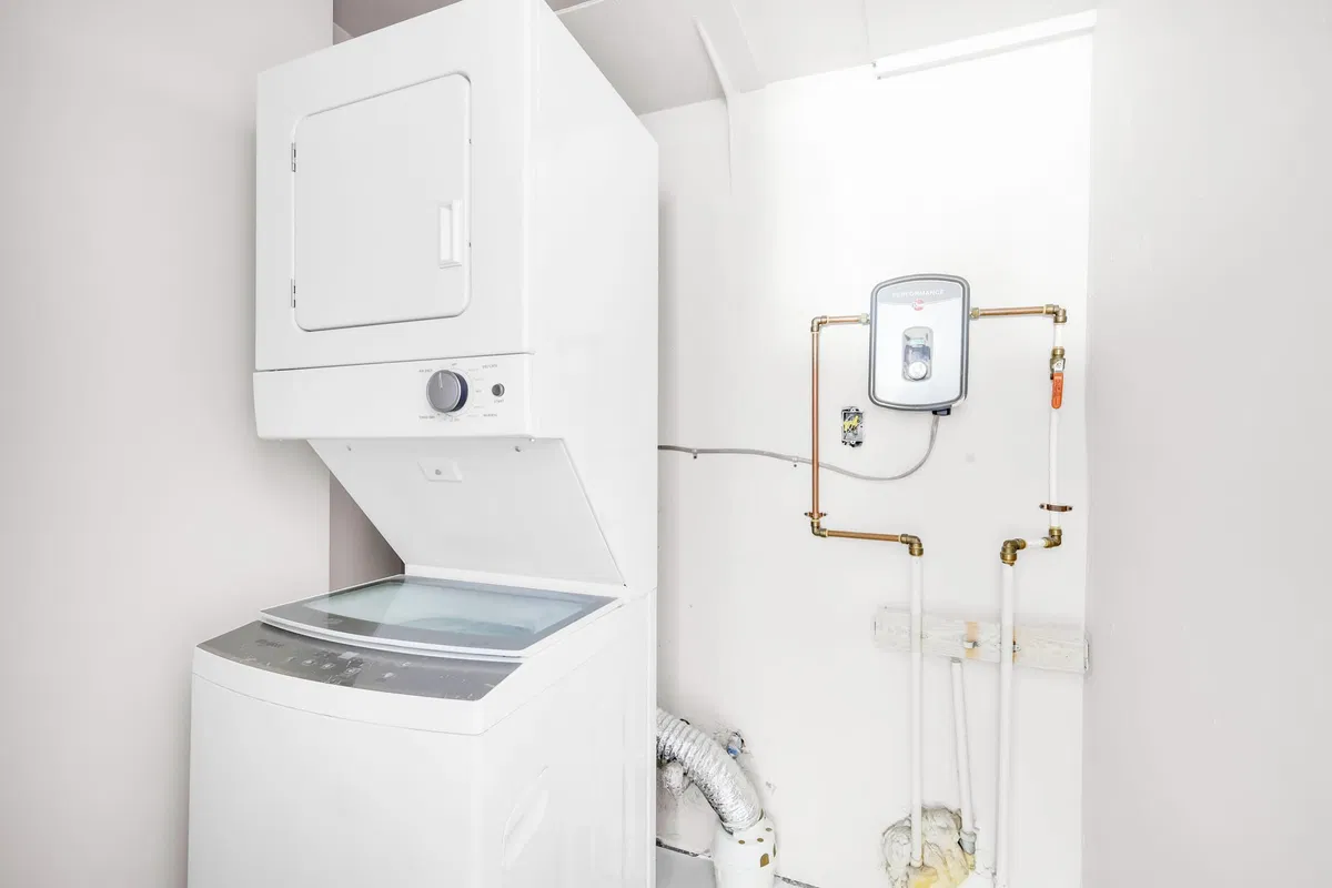 Unit 14 photo 25