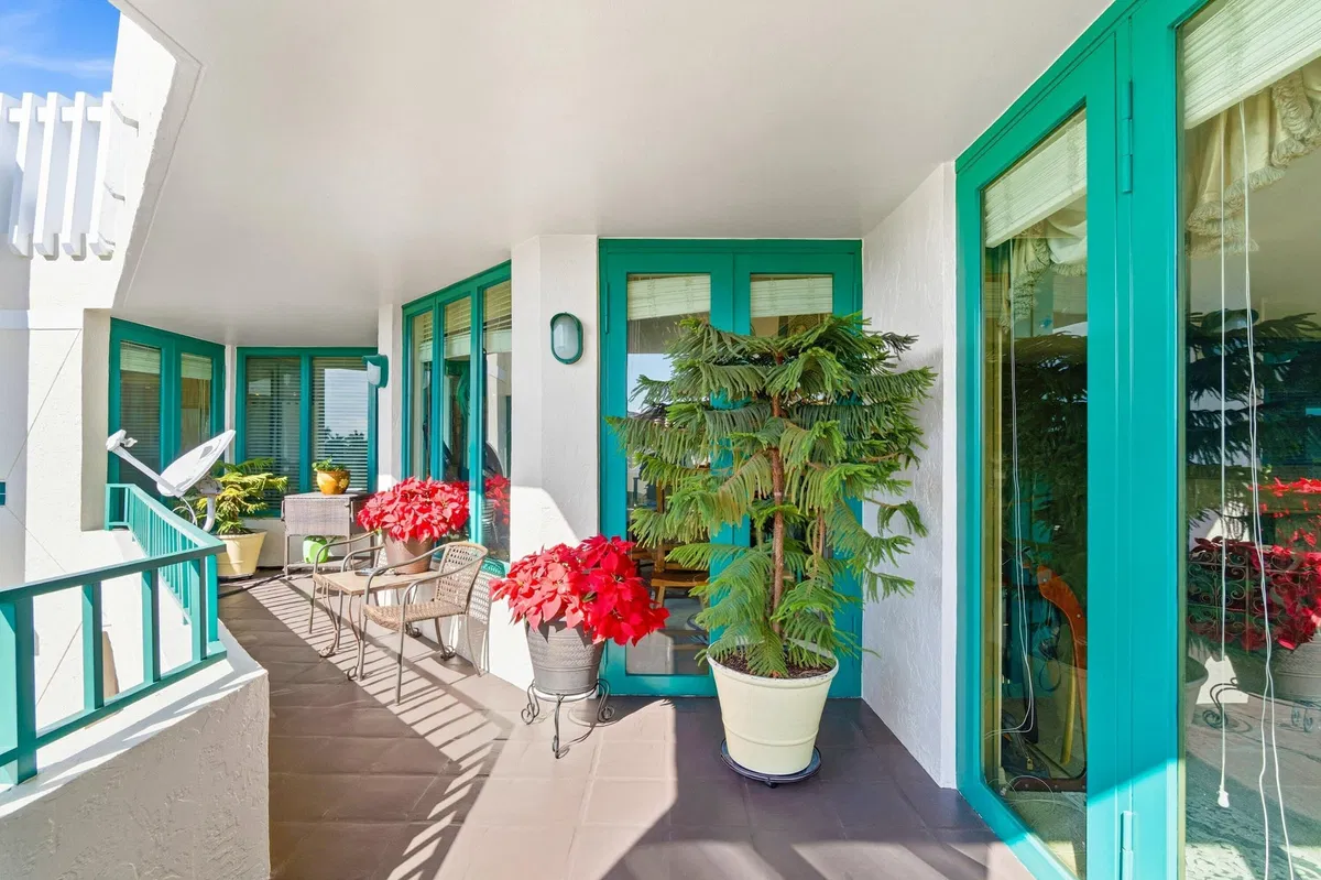 Mizner Court Unit PH14 photo 4