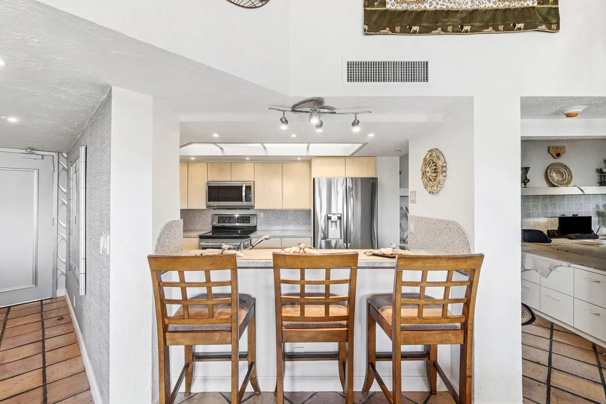 Mizner Court Unit PH14 photo 10