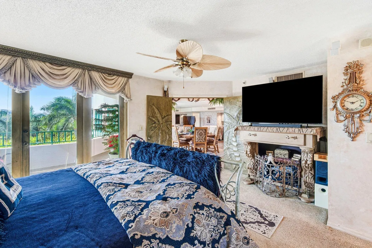 Mizner Court Unit PH14 photo 13