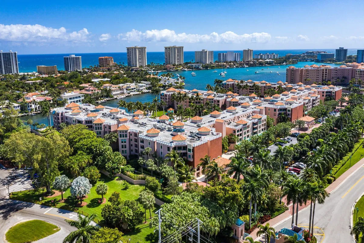 Mizner Court Unit PH14 photo 19