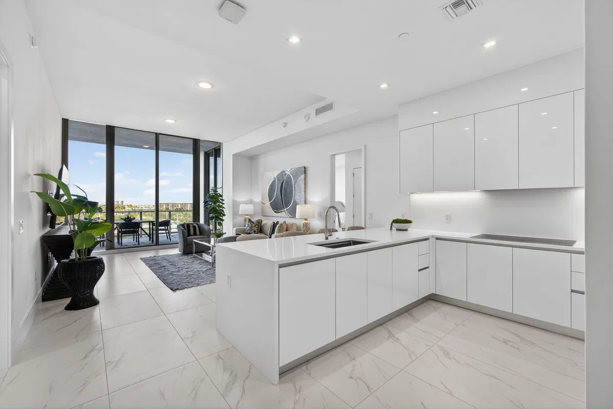 Nautilus 220 Unit 609 photo 10