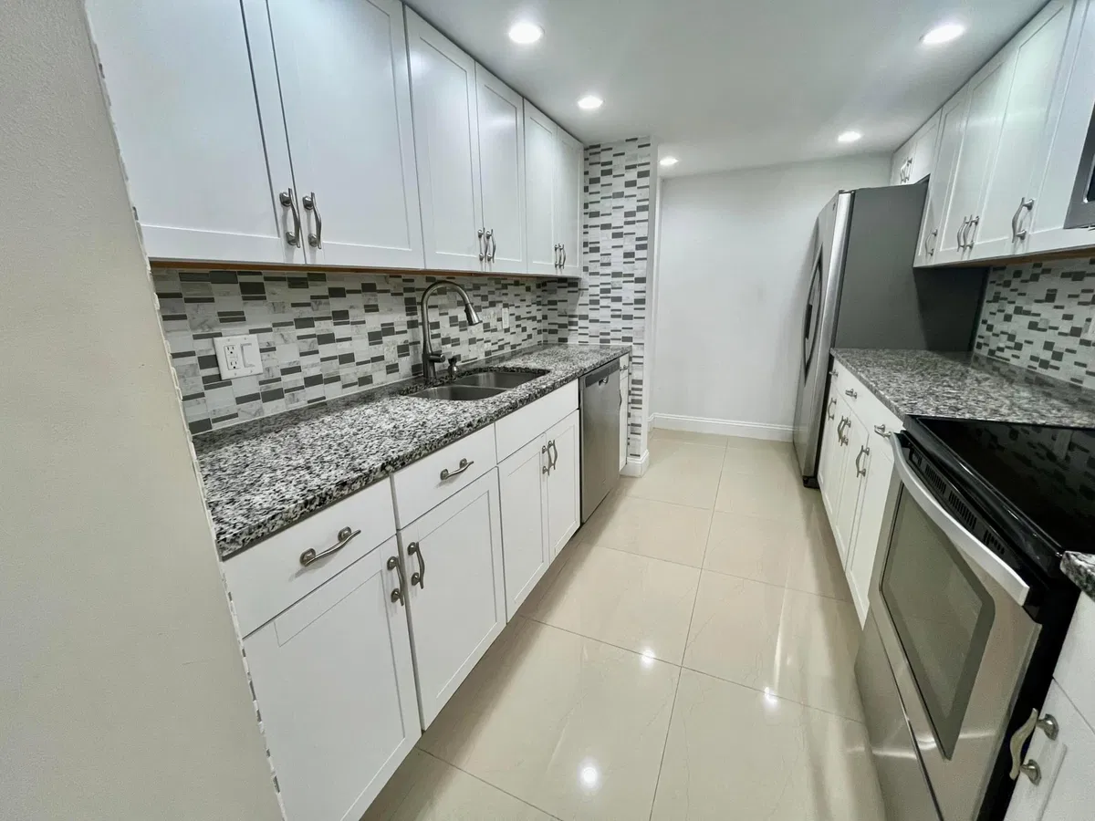 Unit 406 photo 10