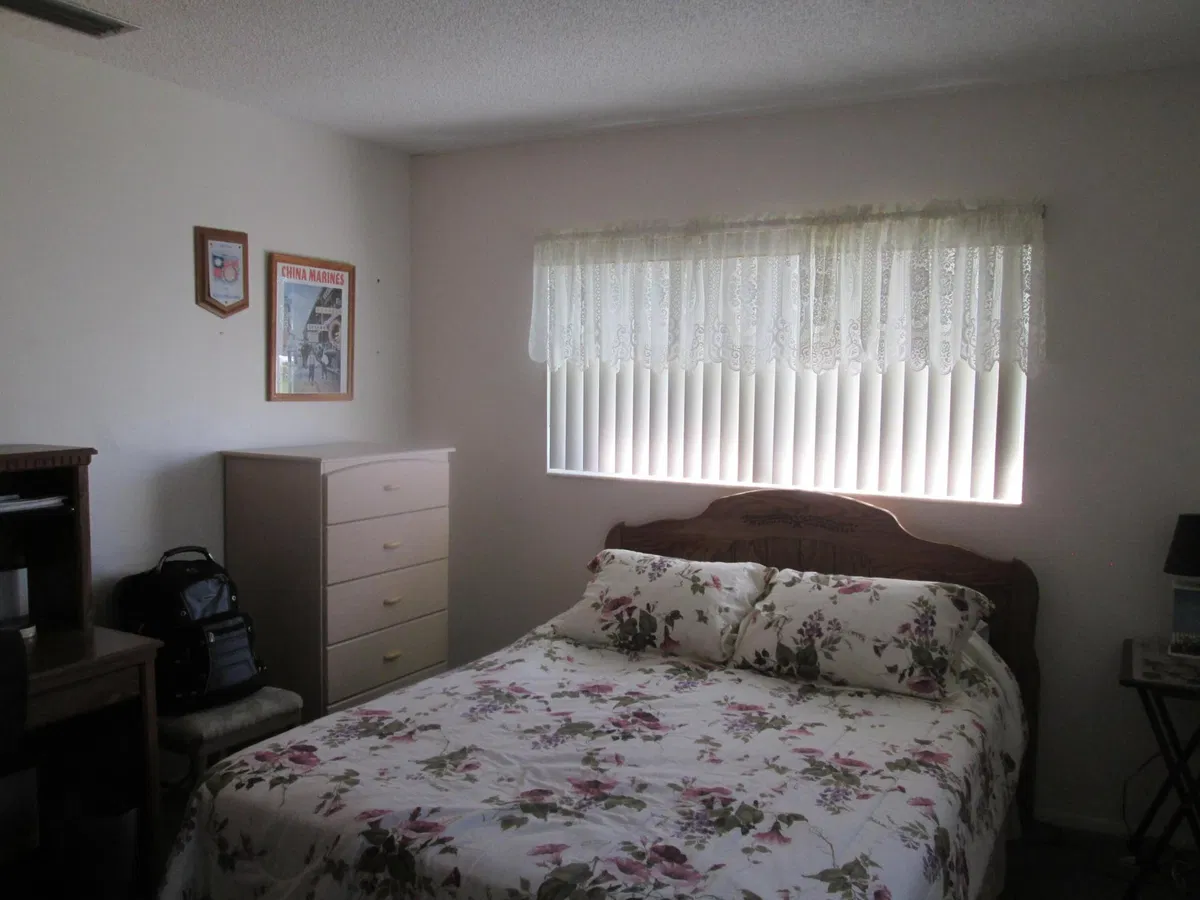 Unit 8 photo 22