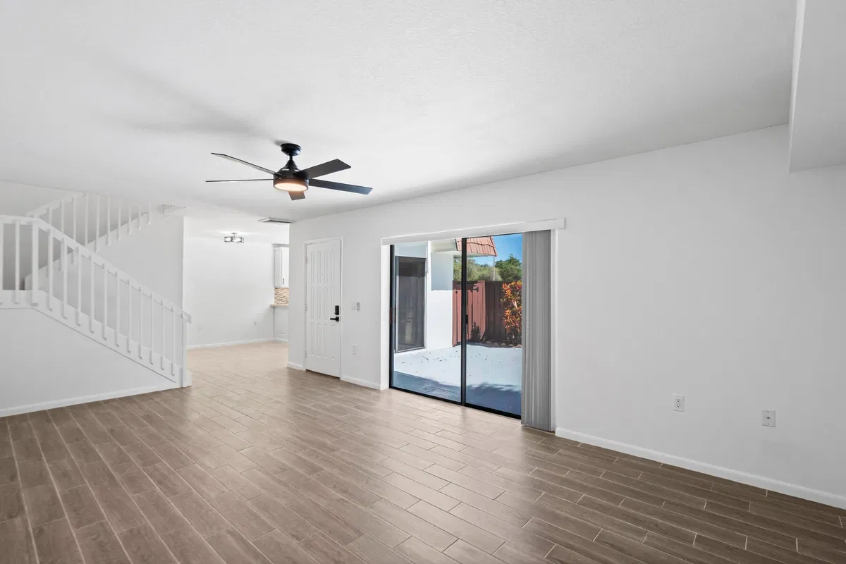 Residence photo 4