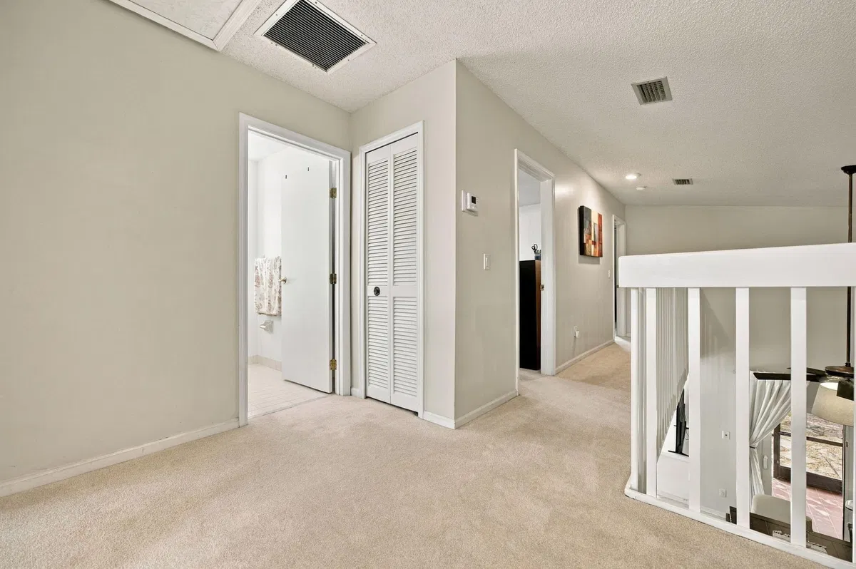 Residence photo 22