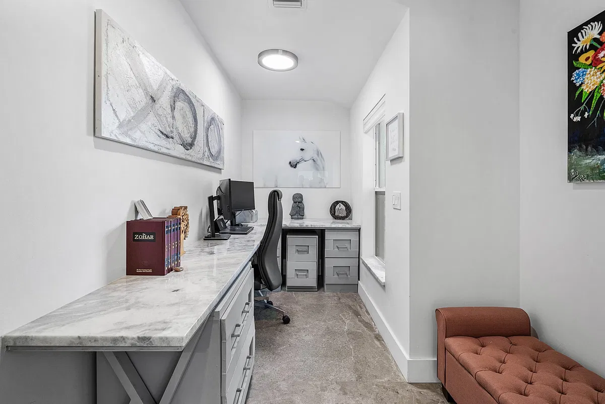 Residence photo 28