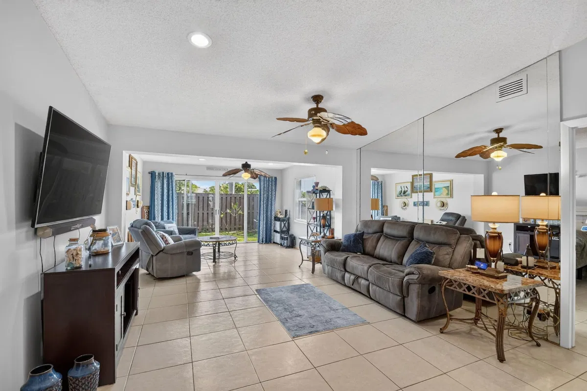  Residence photo 10