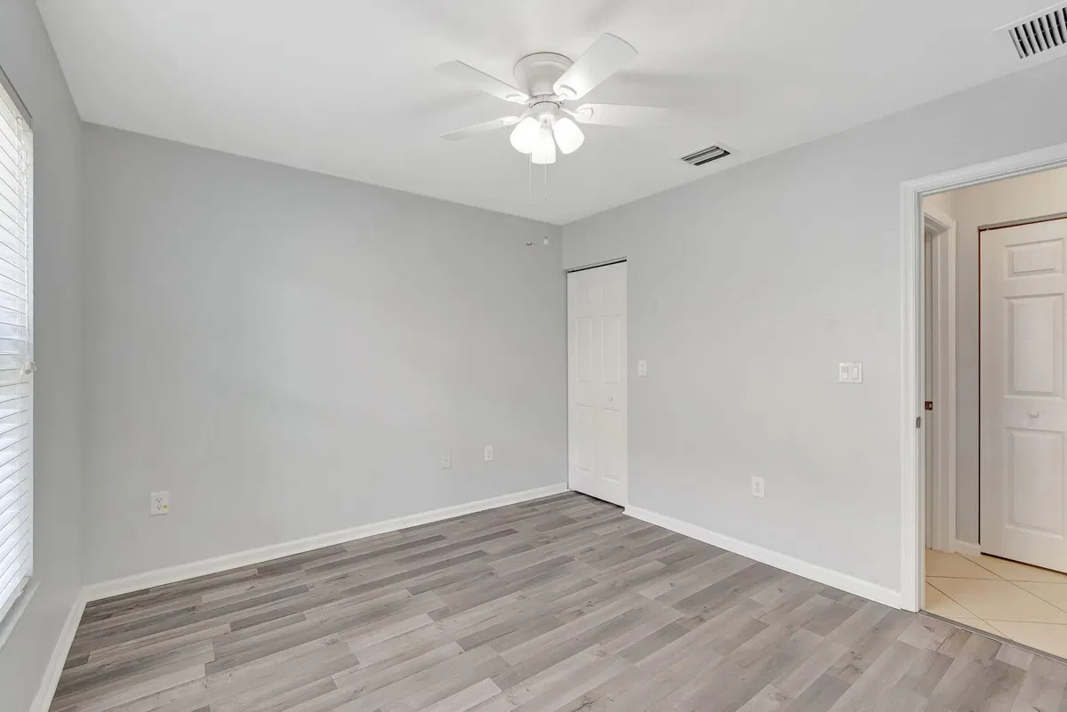  Residence photo 34