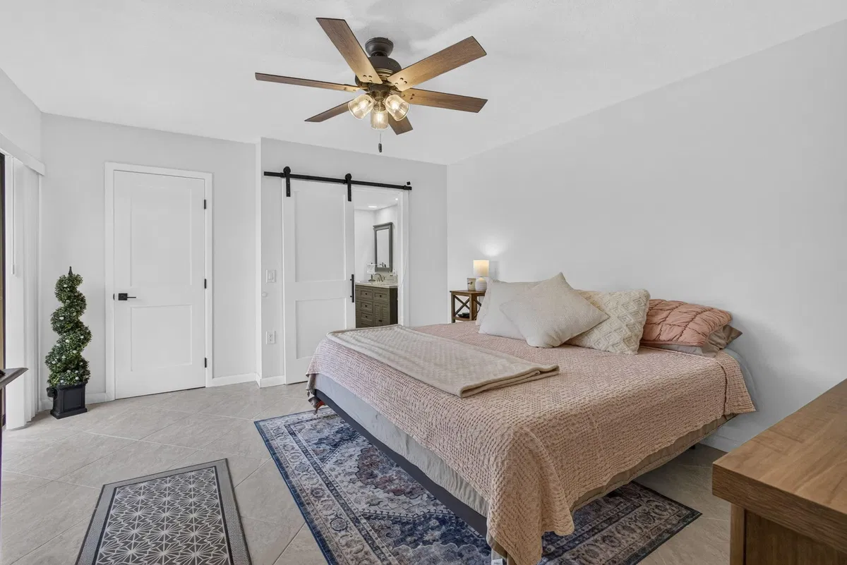 Residence photo 31