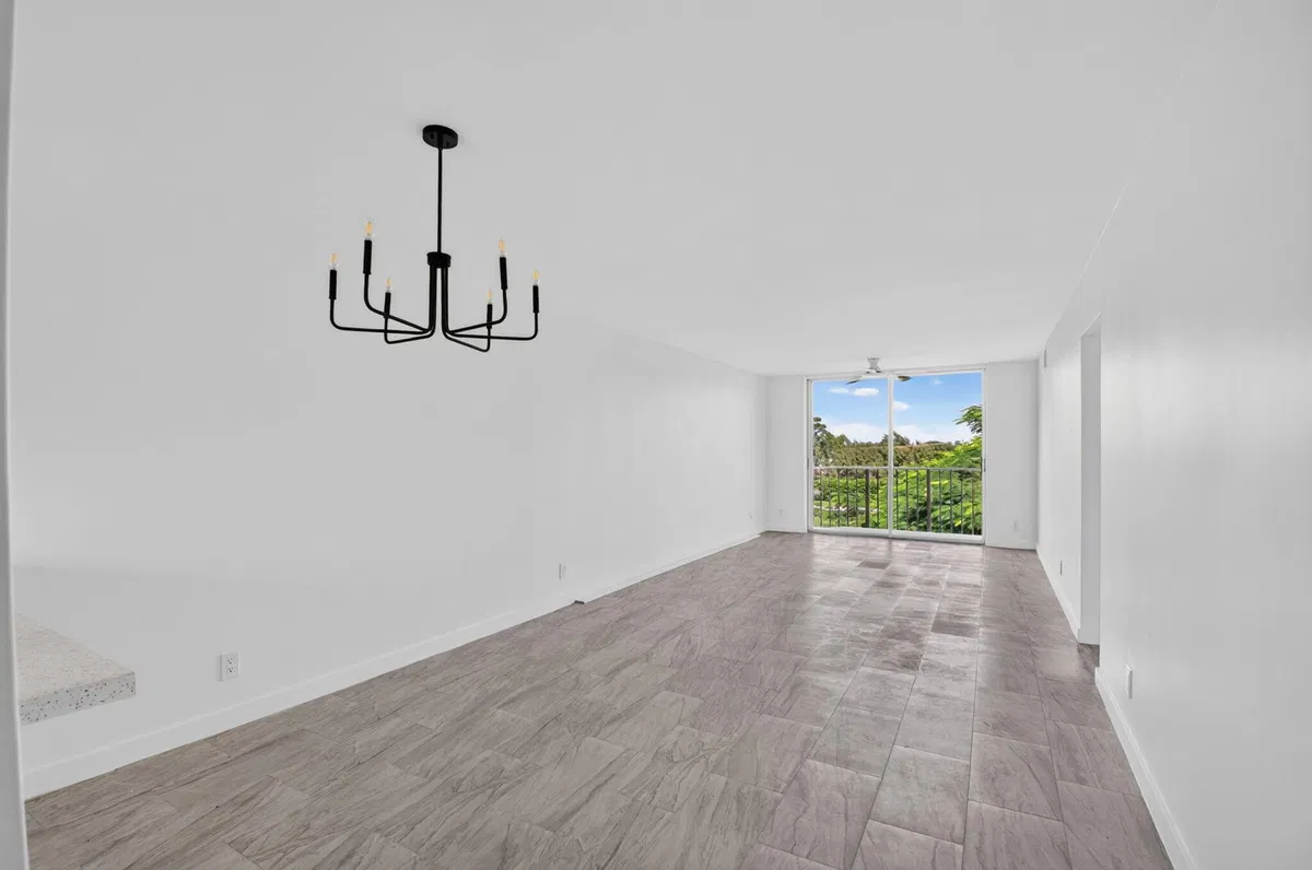 Unit 408 photo 10