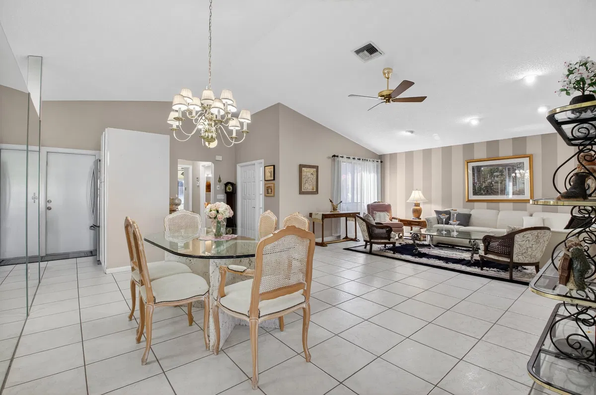  Residence photo 10