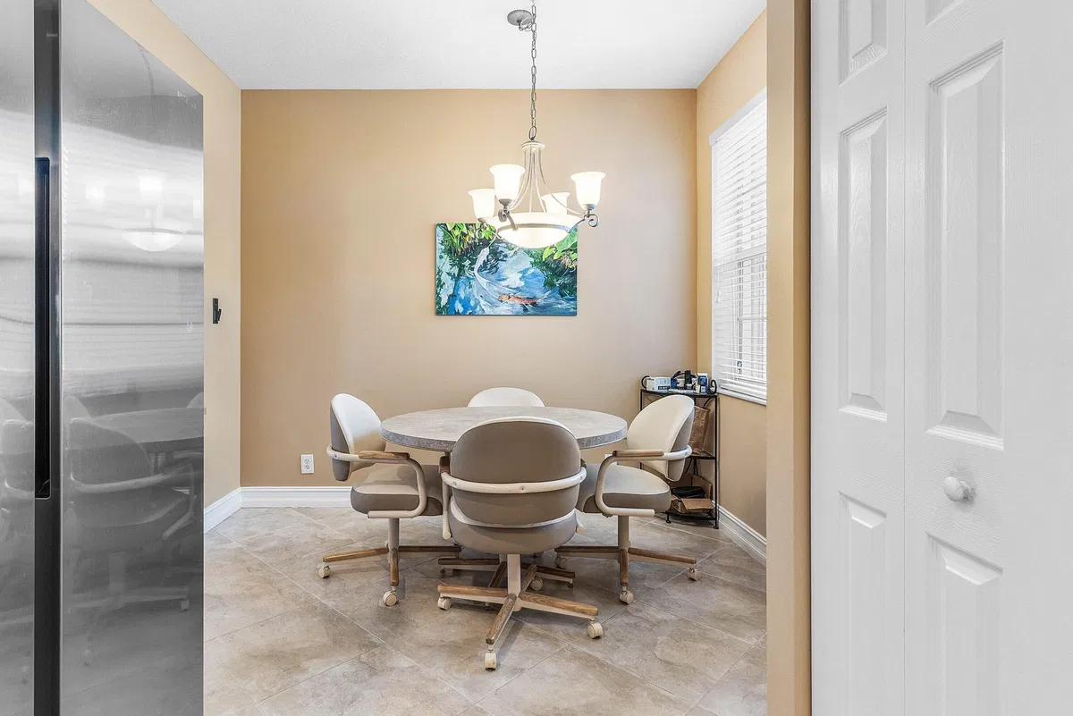  Residence photo 16