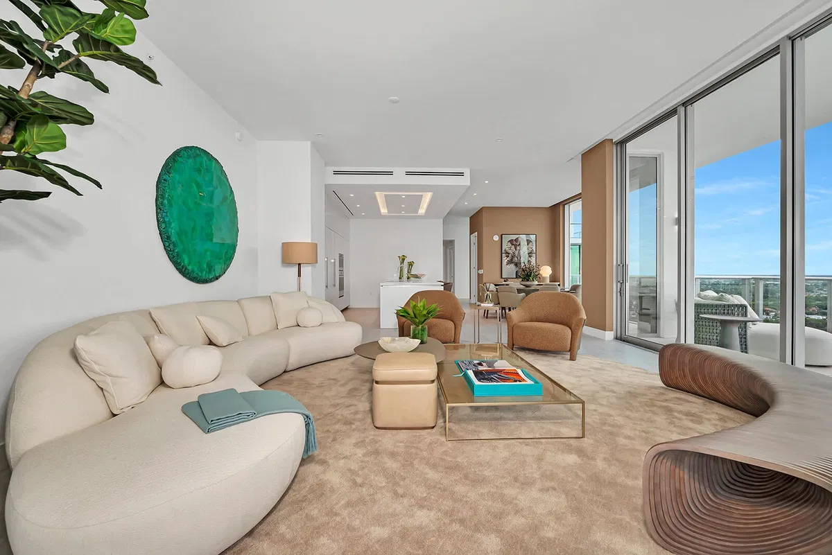 Alba Palm Beach Unit 2101 photo 13