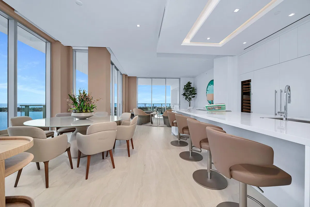 Alba Palm Beach Unit 2101 photo 16