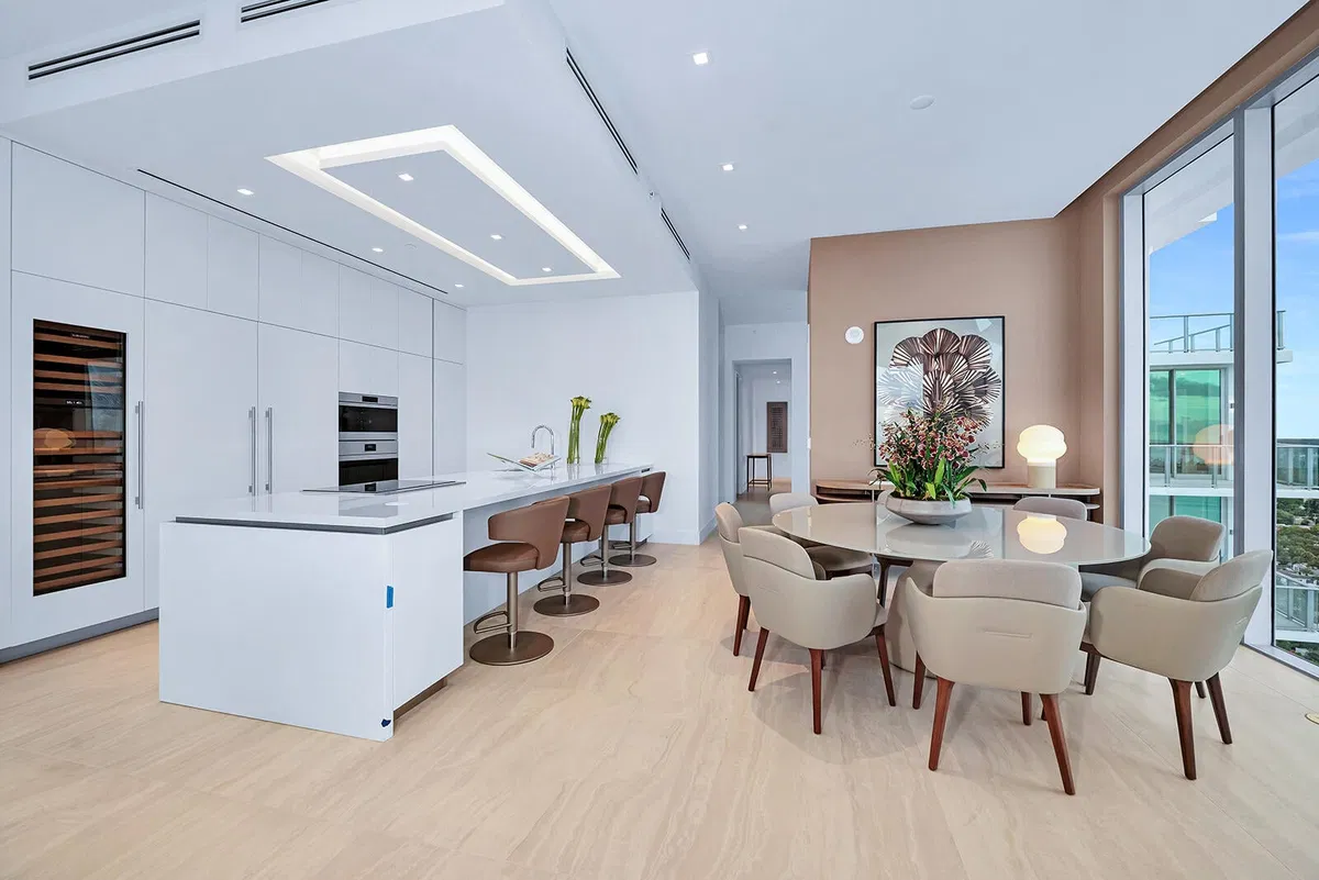 Alba Palm Beach Unit 2101 photo 19