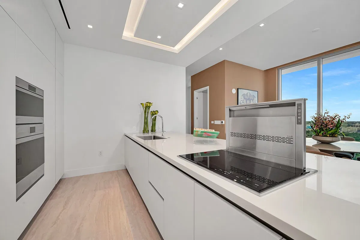 Alba Palm Beach Unit 2101 photo 25