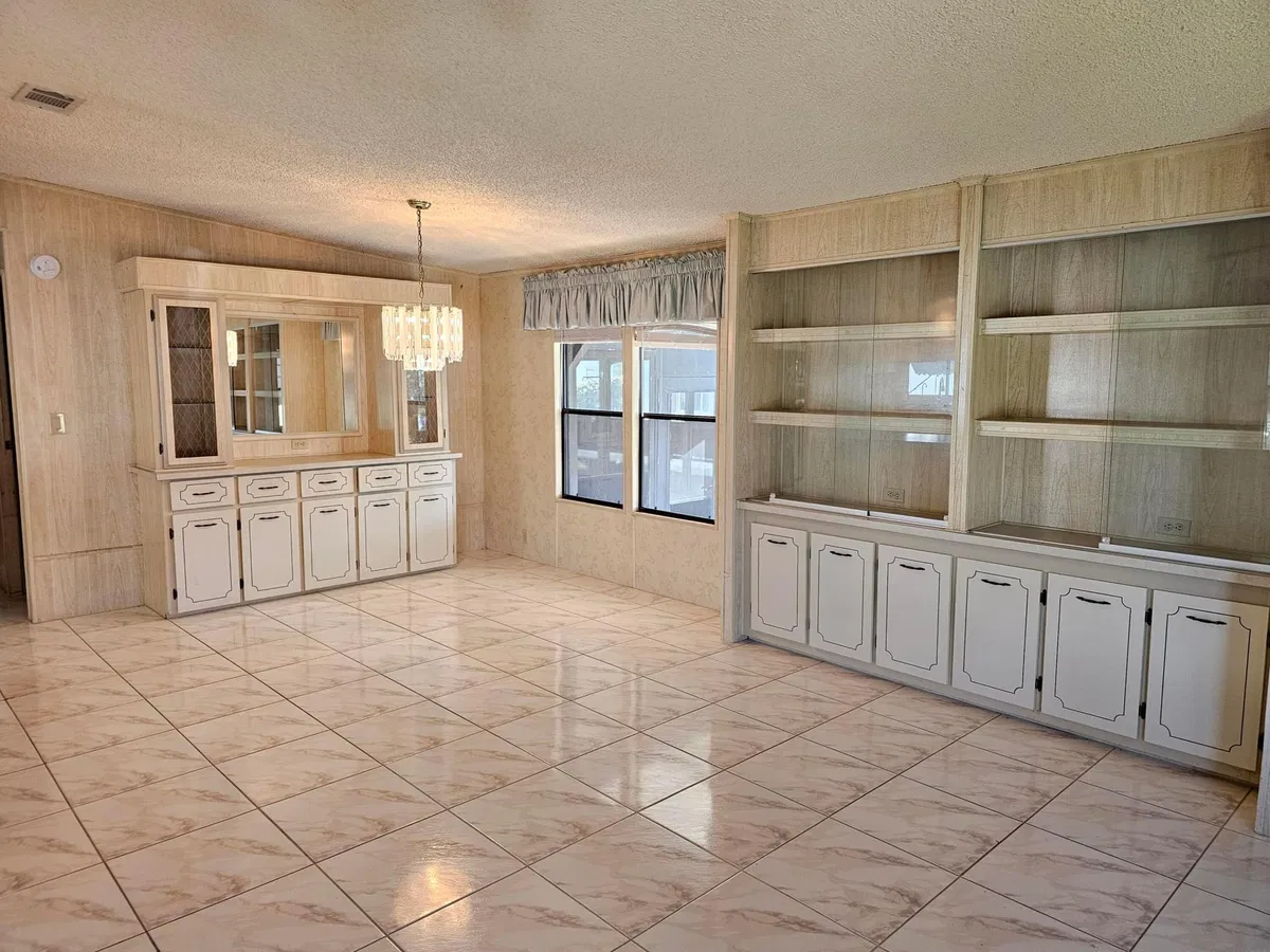 Residence photo 7