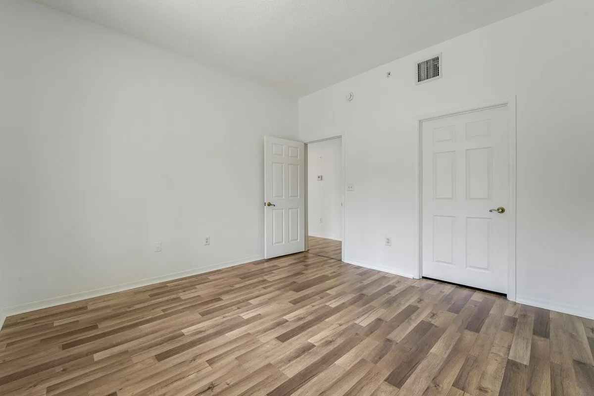 Unit 215 photo 13