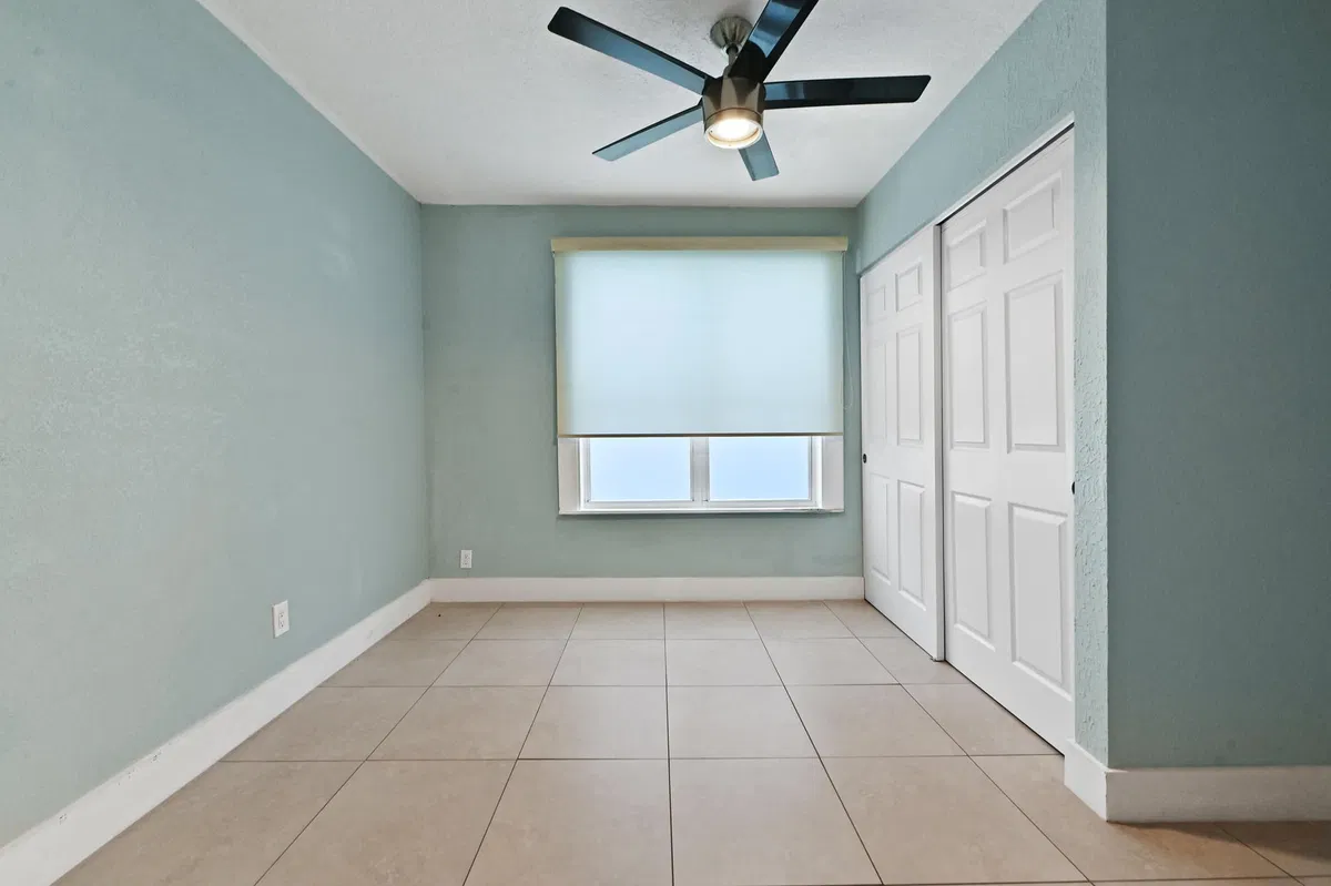 Residence photo 16