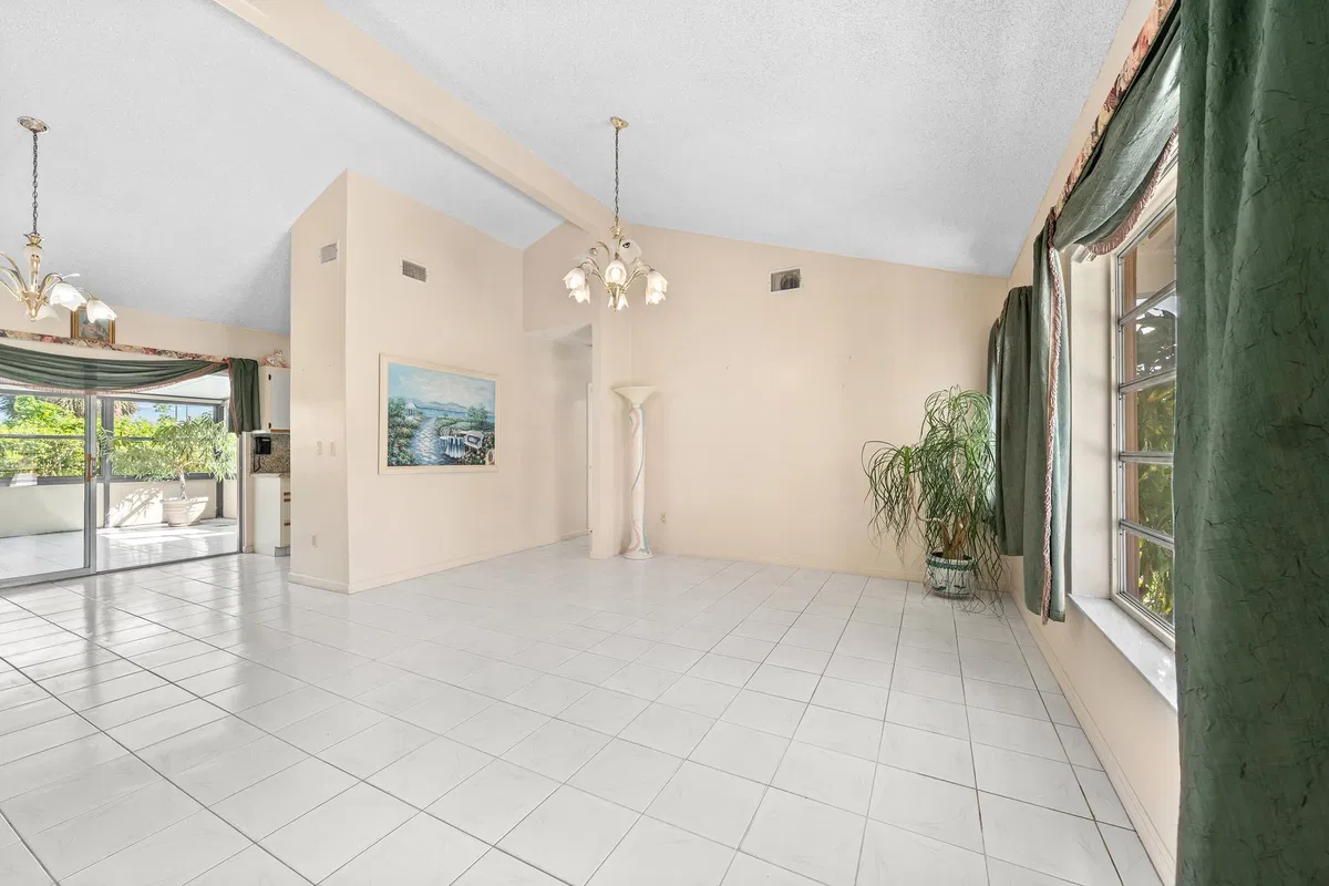 Residence photo 13