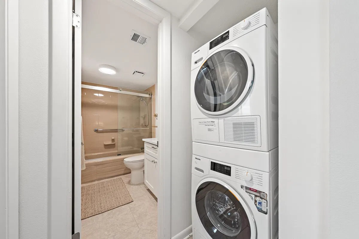 Unit 608 photo 25