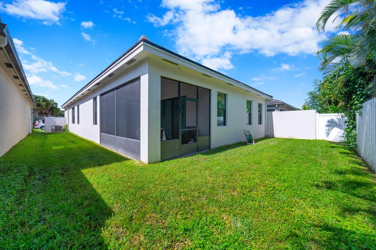  Residence photo 22