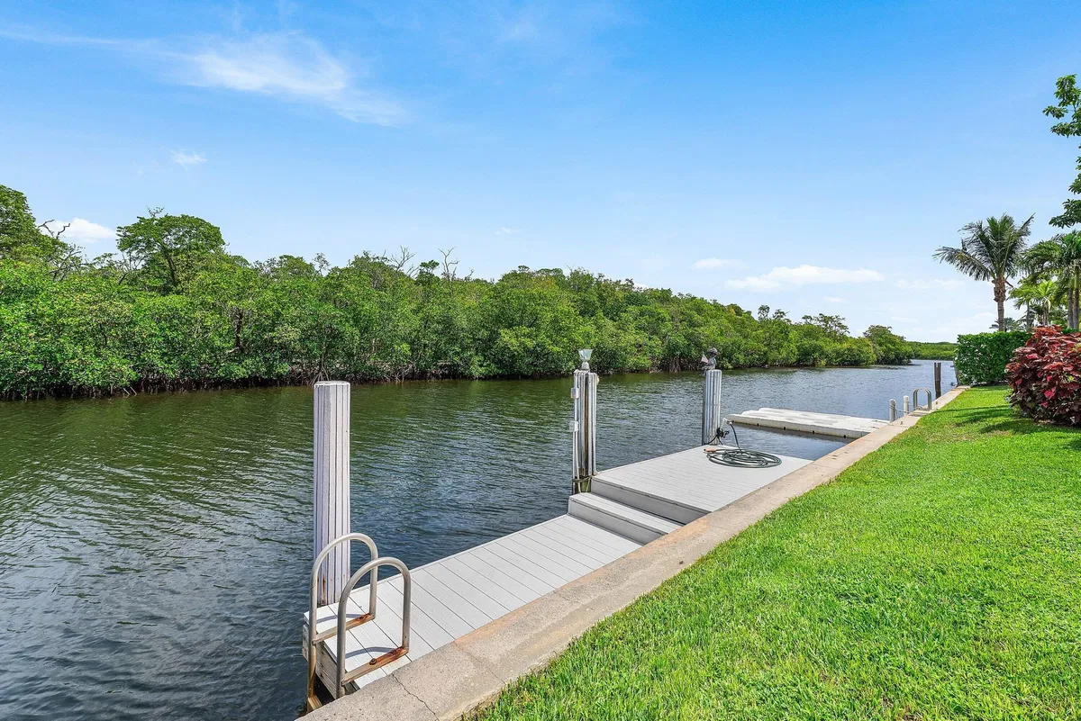 Golden Harbour Residence photo 13