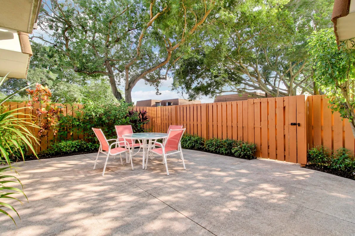 Residence photo 16