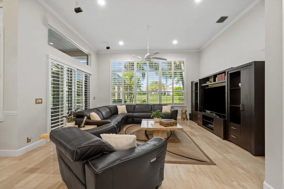 Residence photo 19