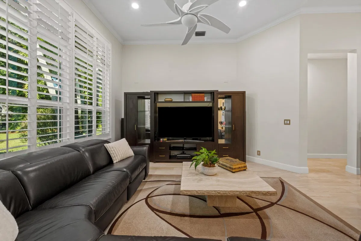 Residence photo 22