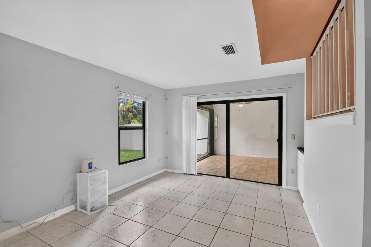 Residence photo 19