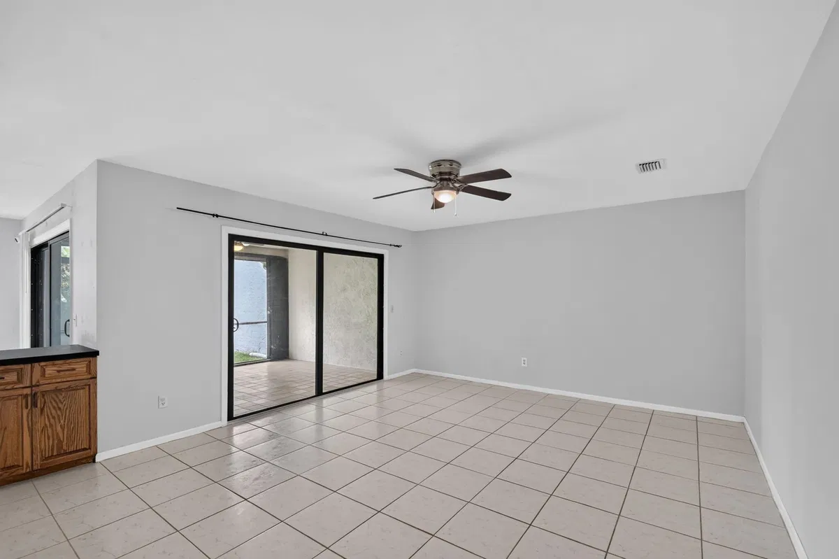 Residence photo 22