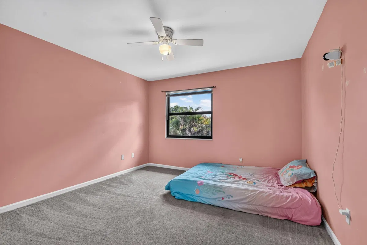 Residence photo 34
