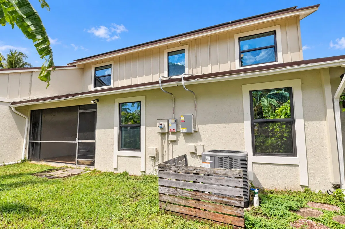 Residence photo 49