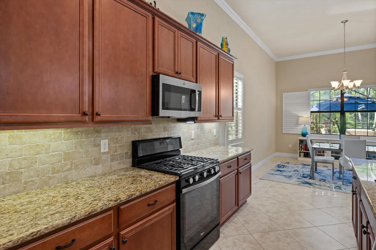 Residence photo 16