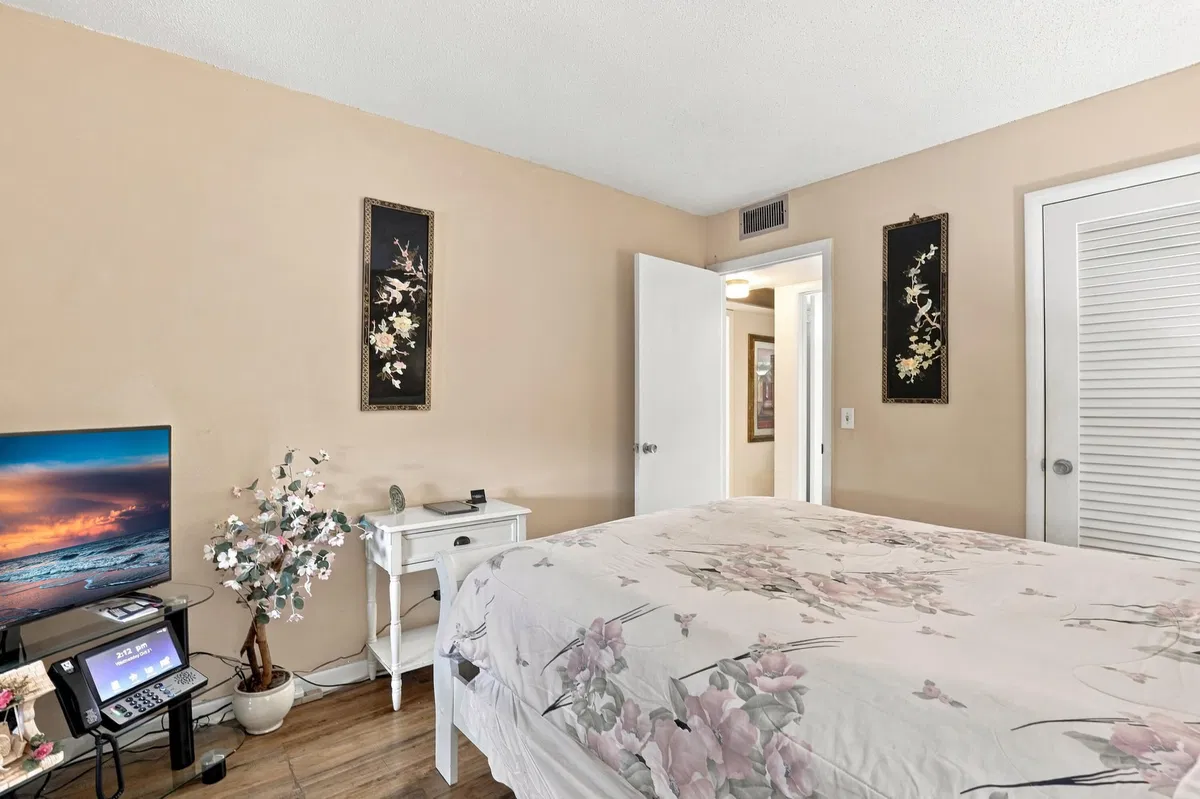 Residence photo 55
