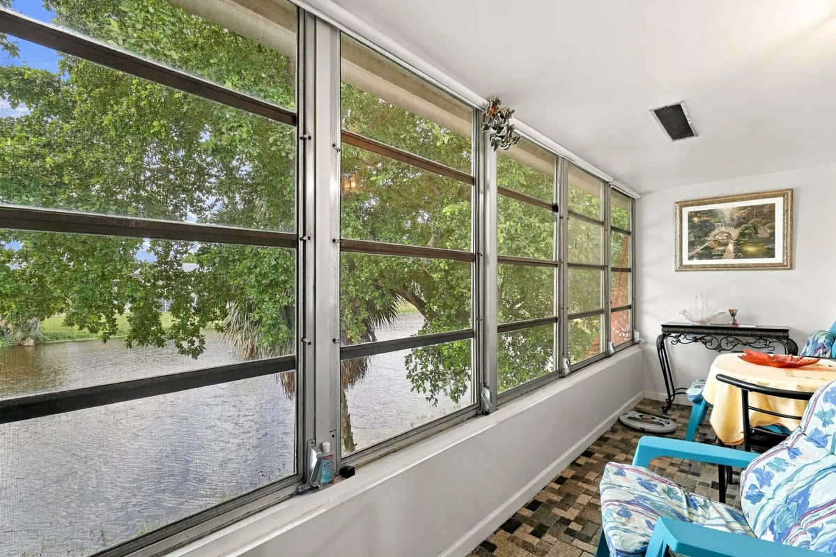Residence photo 61