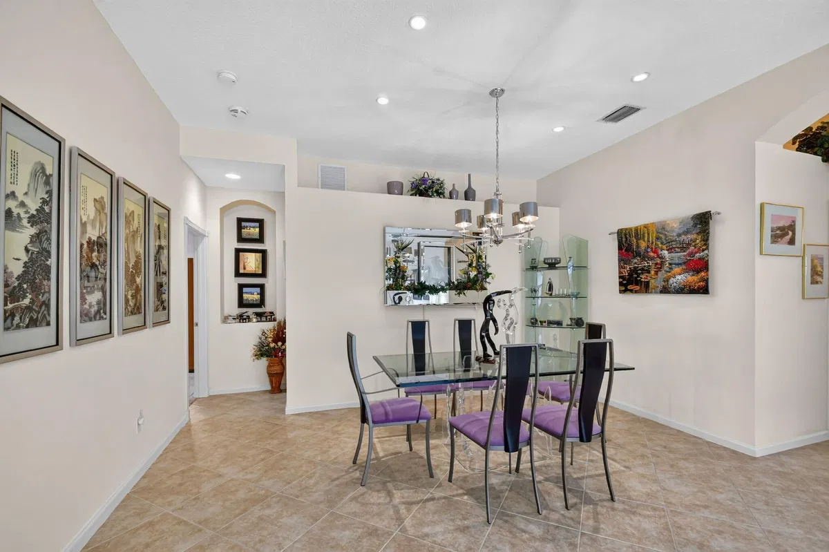 Residence photo 22